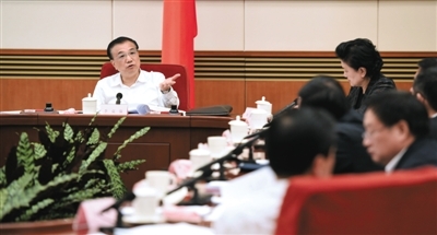 李克强:给地方更大决策自主权