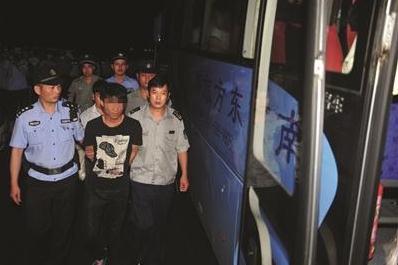 特大传销团伙藏身南京 落网者装满20辆大巴