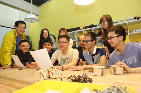 李克强勉励学子:青年创业创新国家就朝气蓬勃